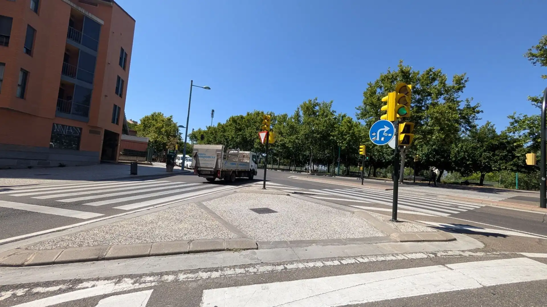 Exterior view of Commercial properties for rent in Zaragoza