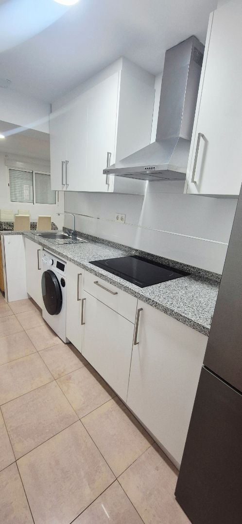 Kitchen of Flat to rent in  Granada Capital  with Furnished, Washing machine and Microwave