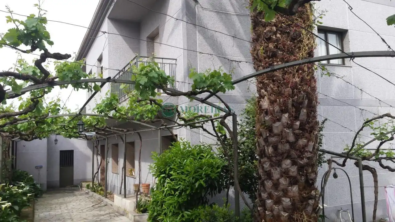 Vista exterior de Casa o chalet en venta en Ourense Capital  con Calefacción y Jardín privado