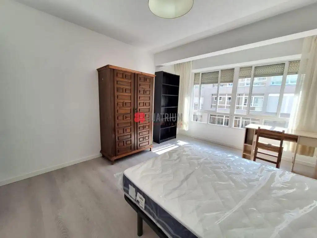 Bedroom of Flat for rent in Santiago de Compostela   with Heating and Furnished