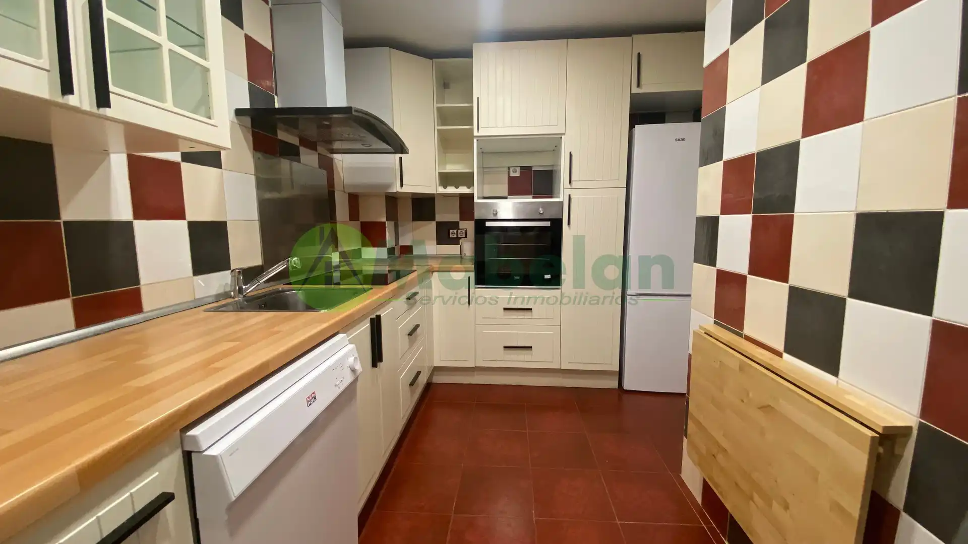Cocina de Piso de alquiler en Madrid con Calefacción y Piscina comunitaria