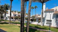 Vista exterior de Casa o xalet en venda en Vélez-Málaga amb Piscina comunitària