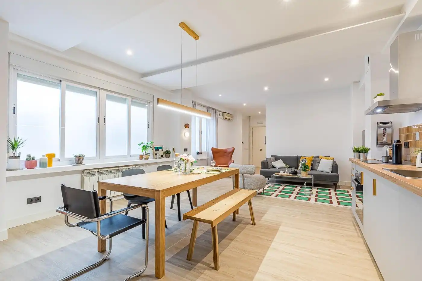 Menjador de Apartament en venda en Madrid amb Aire condicionat, Calefacció i Moblat