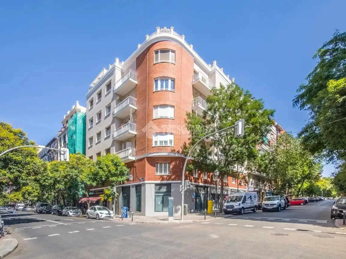 Vista exterior de Pis en venda en Madrid amb Aire condicionat, Calefacció i Terrassa
