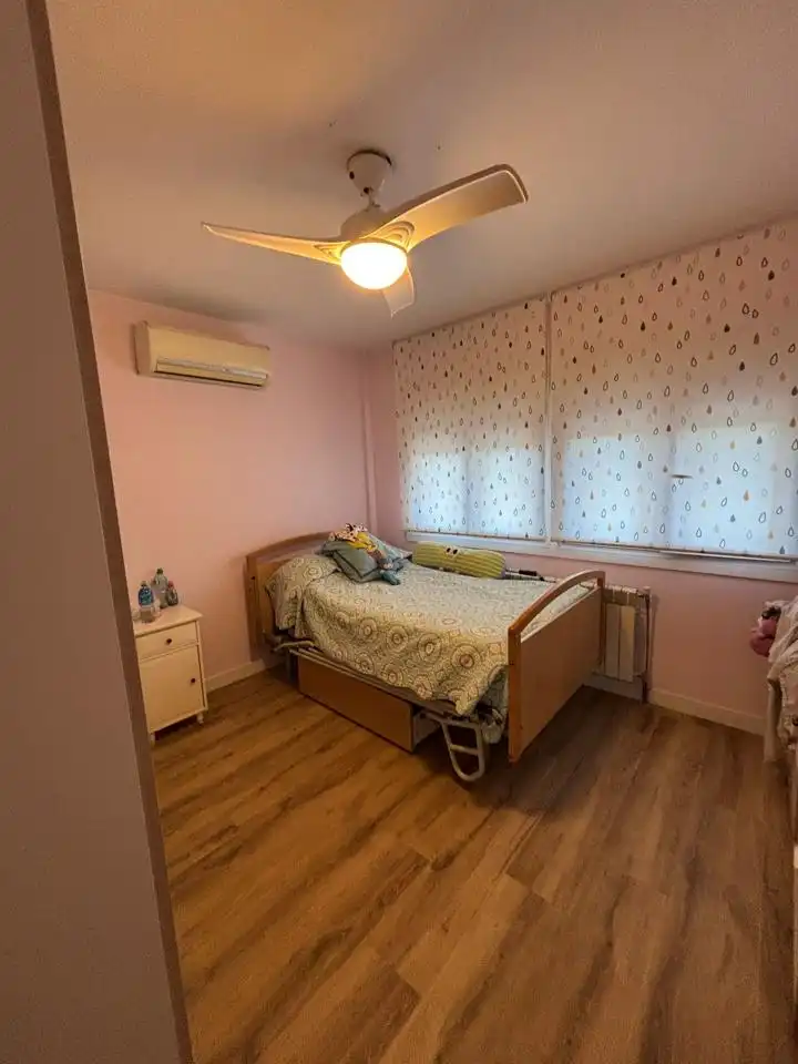 Habitación de Casa o chalet en venta en Zaragoza con Aire acondicionado, Calefacción y Jardín privado