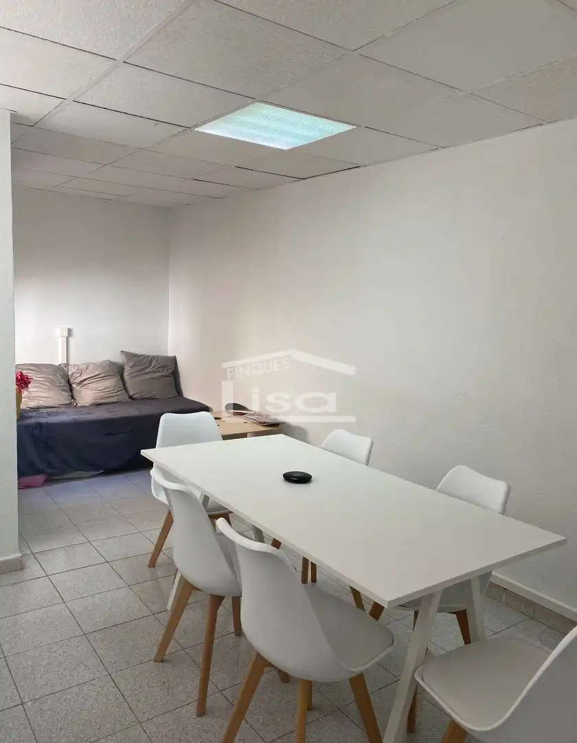 Commercial properties for sale in Barcelona  with Air Conditioner