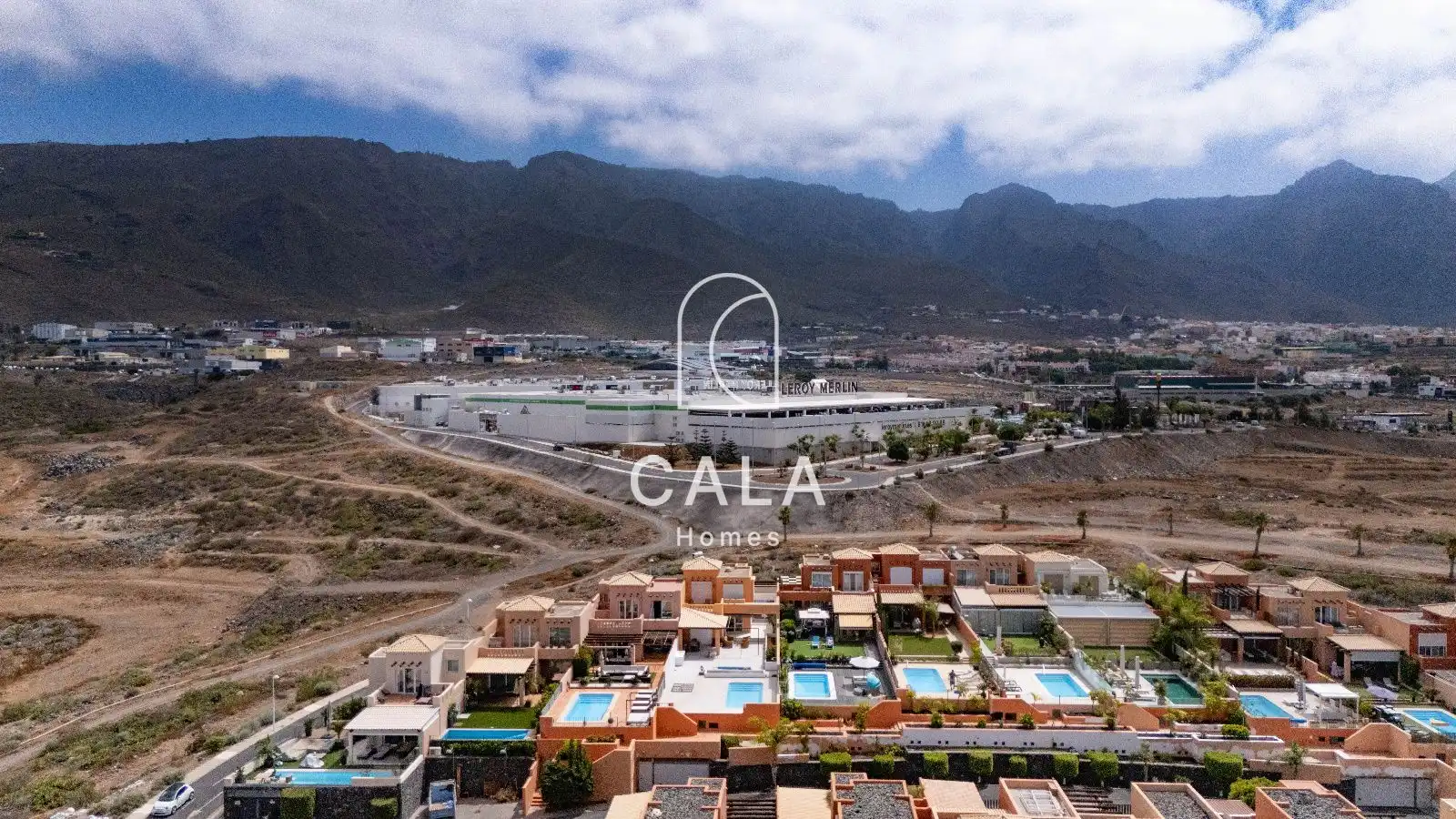 Vista exterior de Casa o xalet en venda en Adeje amb Aire condicionat, Calefacció i Piscina