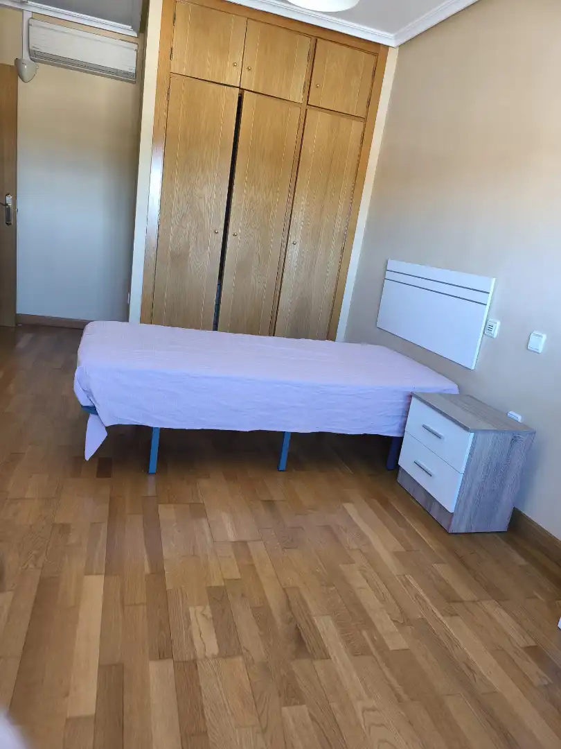 Habitación de Piso de alquiler en Cuenca con Aire acondicionado, Calefacción y Parquet