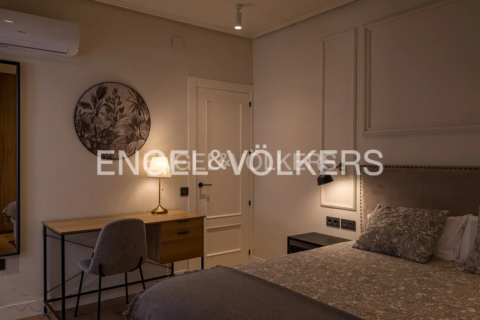 Bedroom of Flat for rent in Madrid  with Air Conditioner, Heating and Storage room