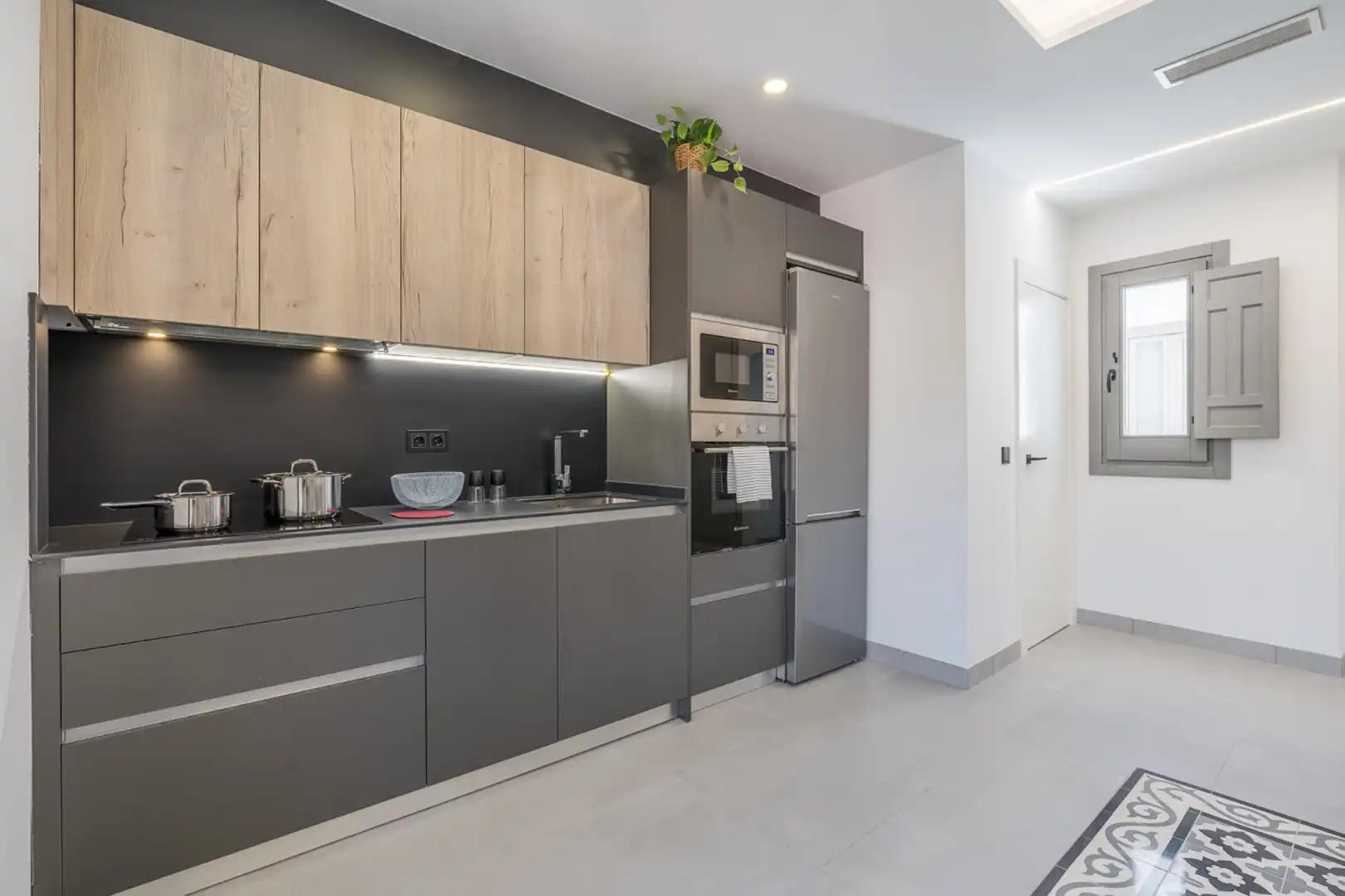 Kitchen of Flat for rent in Granada  with Air Conditioner, Heating and Furnished