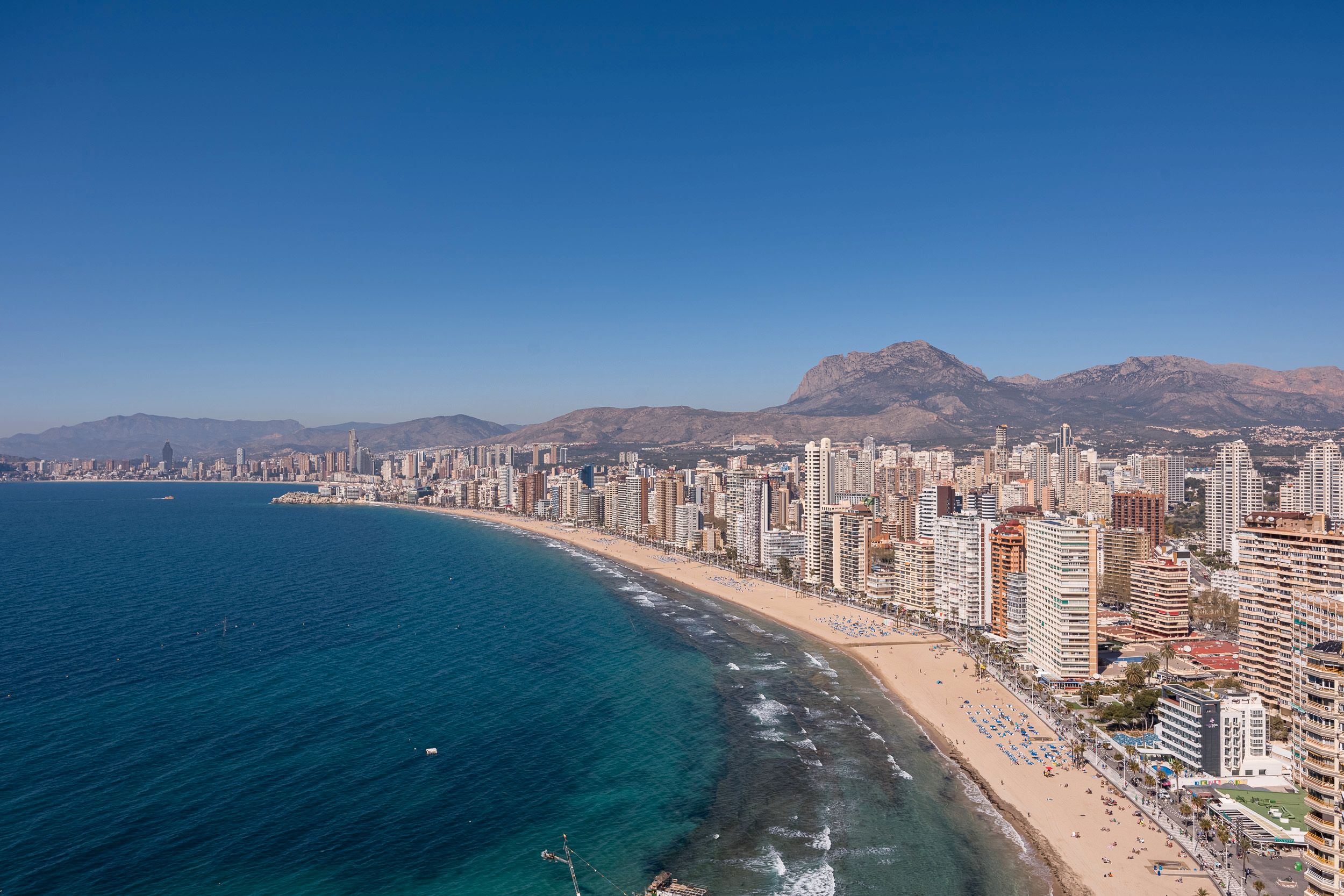 Vista exterior de Ático en venta en Benidorm con Piscina y Piscina comunitaria