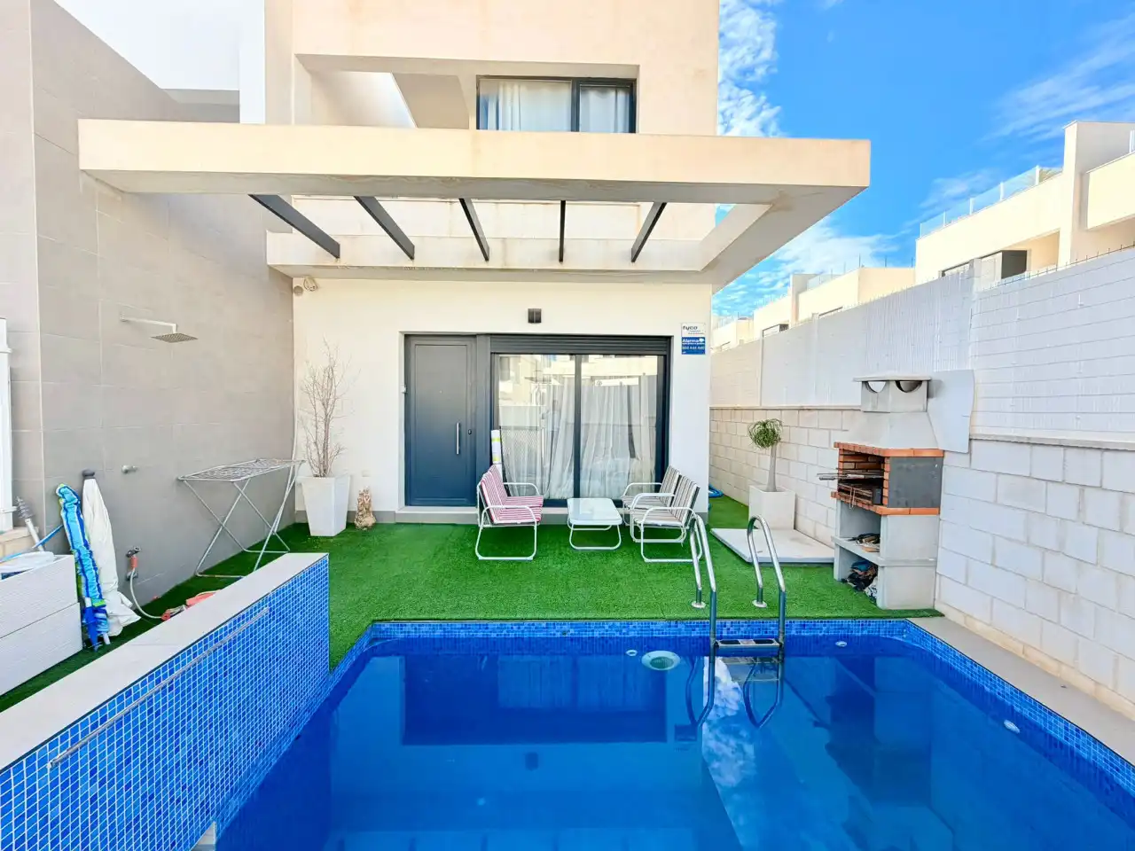 Piscina de Dúplex en venda en Orihuela amb Aire condicionat, Calefacció i Jardí privat