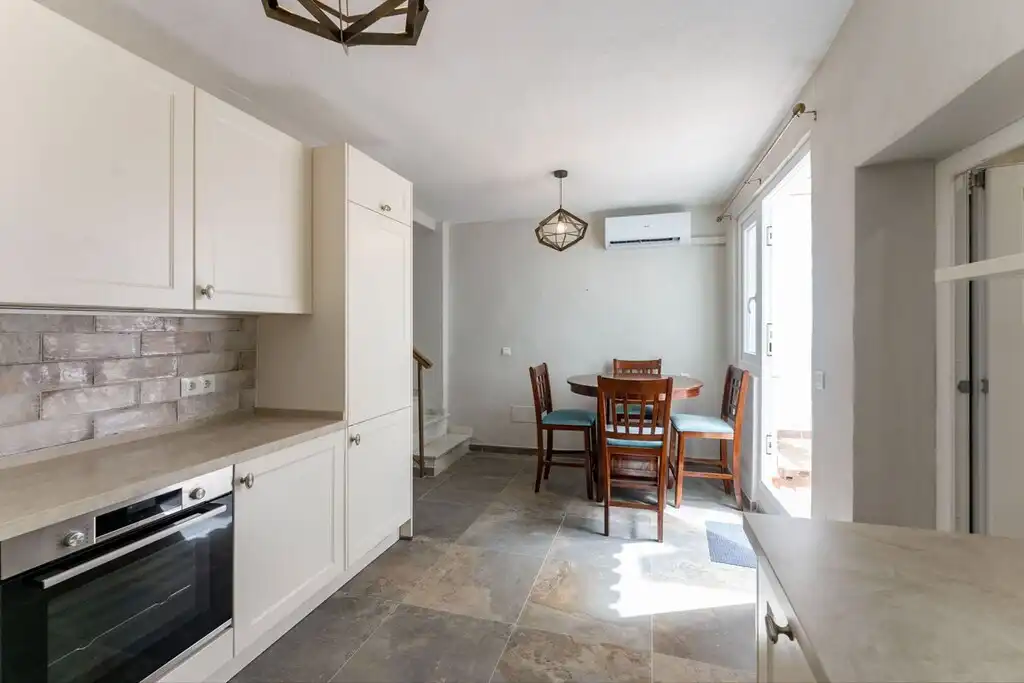 Casa aparellada amb jardí en venda a Centro, imagen 7