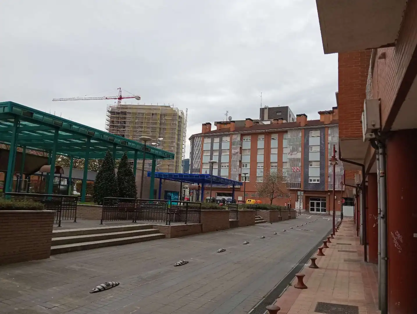 Vista exterior de Local de lloguer en Barakaldo  amb Aire condicionat, Calefacció i Moblat