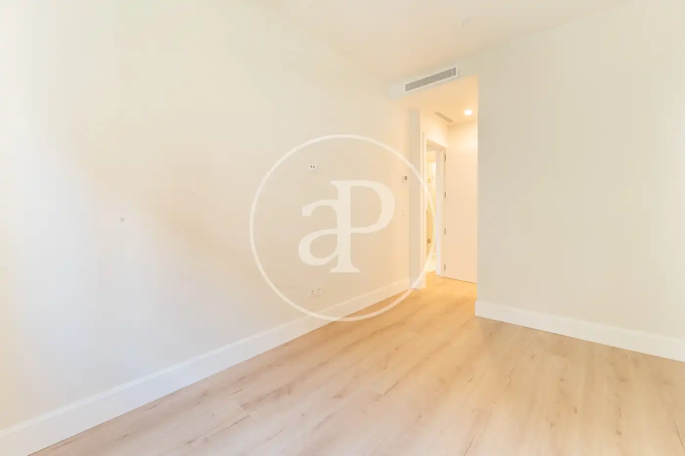 Schlafzimmer von Wohnung zur Miete in Madrid mit Klimaanlage, Heizung und Privatgarten