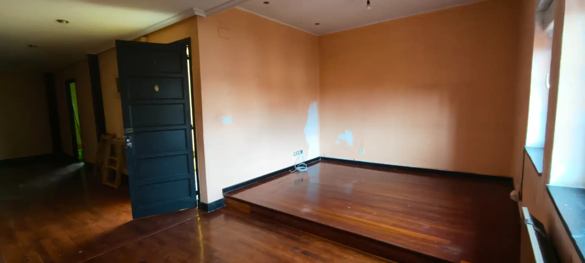Piso en venta en Avilés con Calefacción y Parquet
