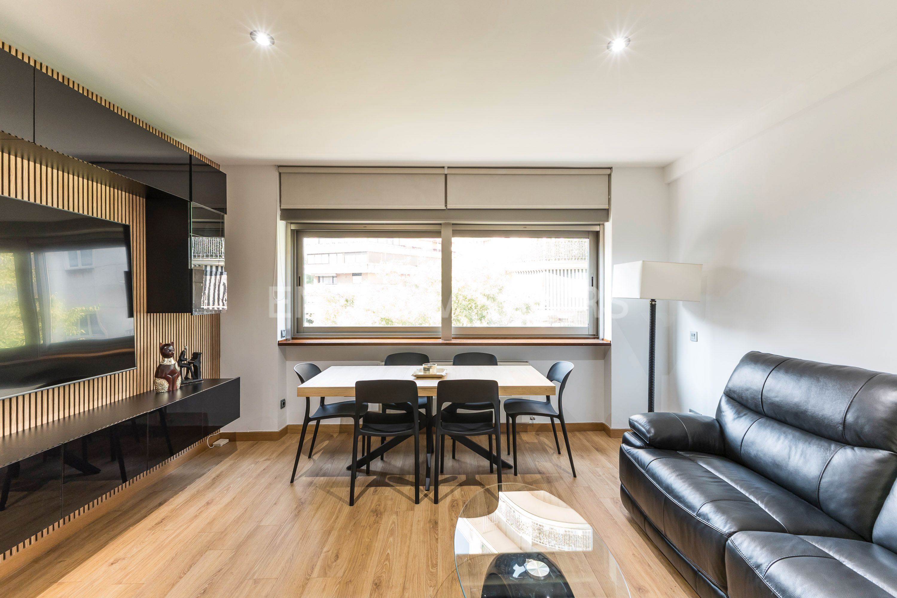 Menjador de Apartament de lloguer en  Madrid Capital amb Aire condicionat, Calefacció i Piscina