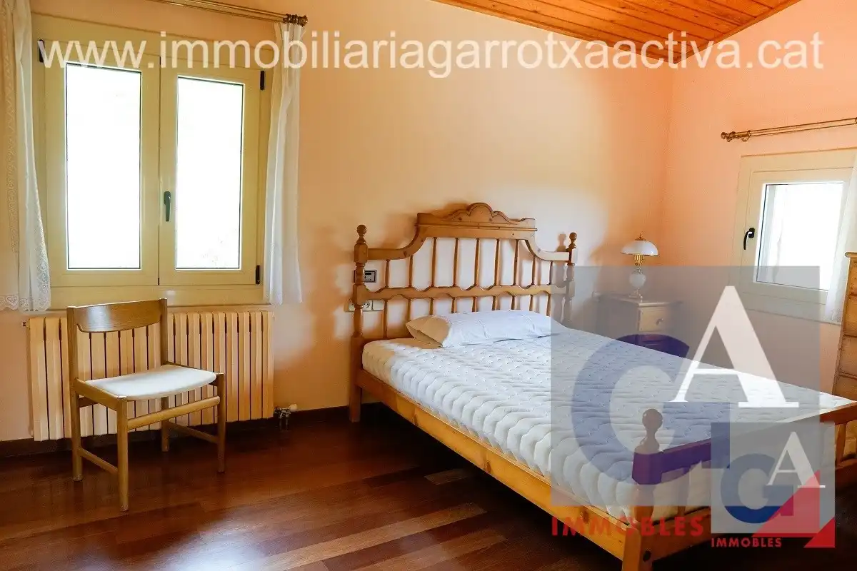 Casa rústica amb terrassa en venda a Sant Joan Les Fonts, imagen 28