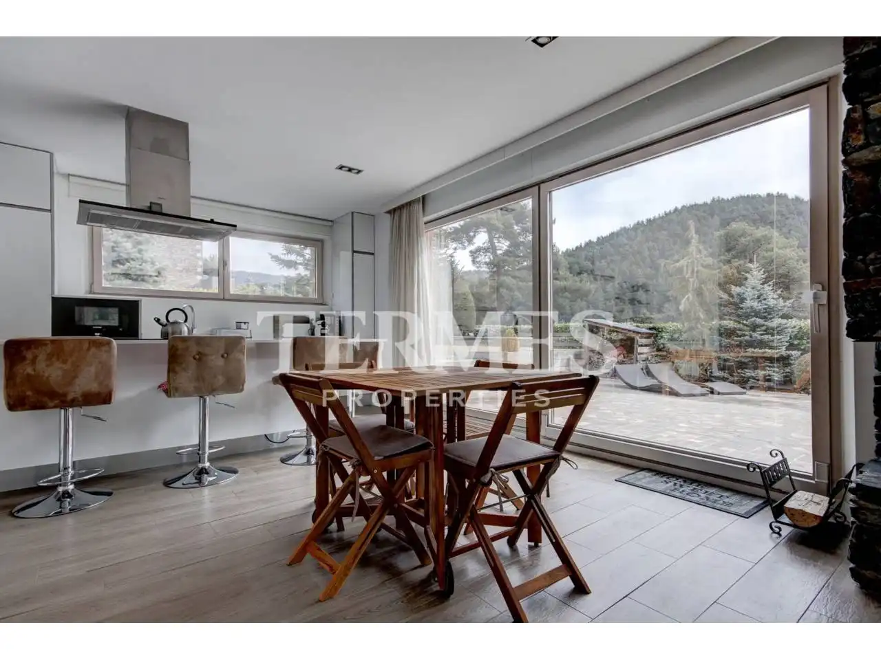 Comedor de Casa o chalet en venta en Alp con Calefacción, Jardín privado y Terraza