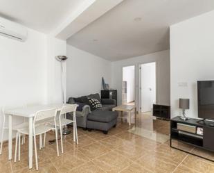 Sala d'estar de Apartament de lloguer en  Valencia Capital amb Aire condicionat, Moblat i Forn