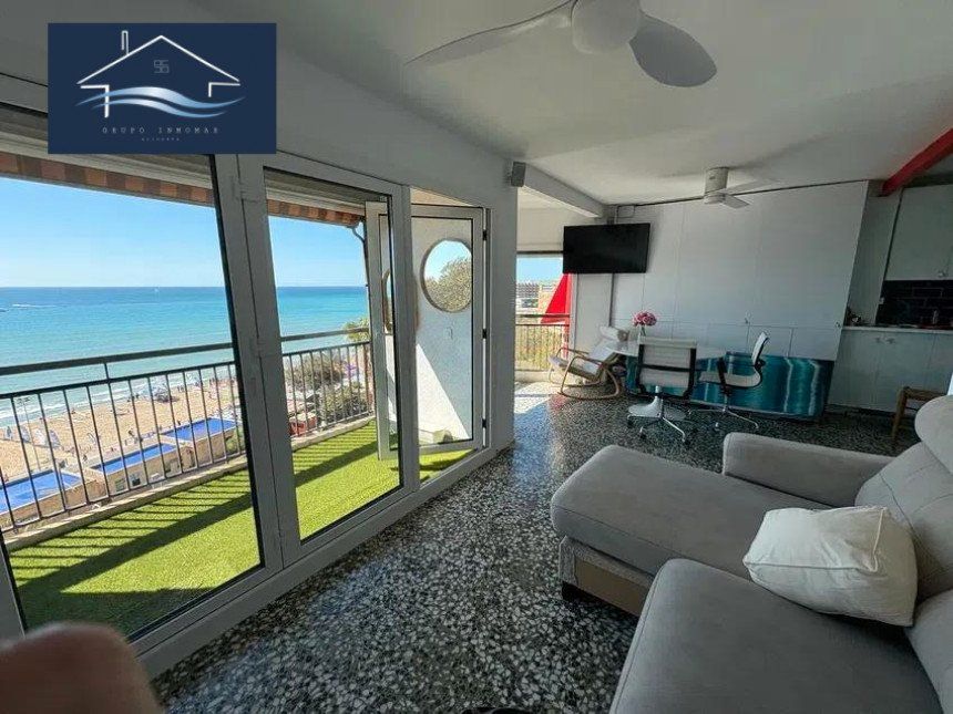 Vista exterior de Piso en venta en Alicante / Alacant con Aire acondicionado, Terraza y Horno