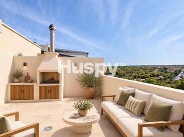 Penthouse with balcony for sale in Calle Lérida