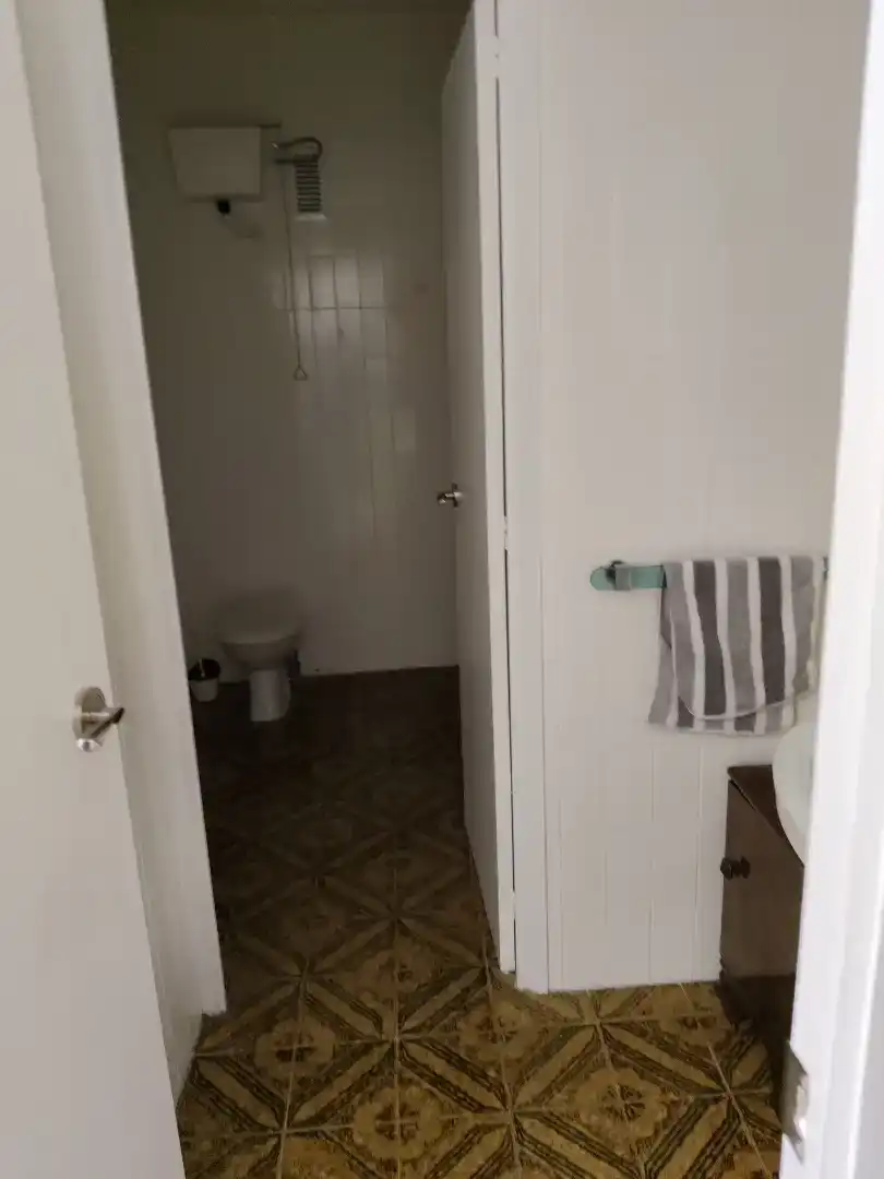 Badezimmer von Wohnung zur Miete in Utiel mit Möbliert, Ofen und Waschmaschine