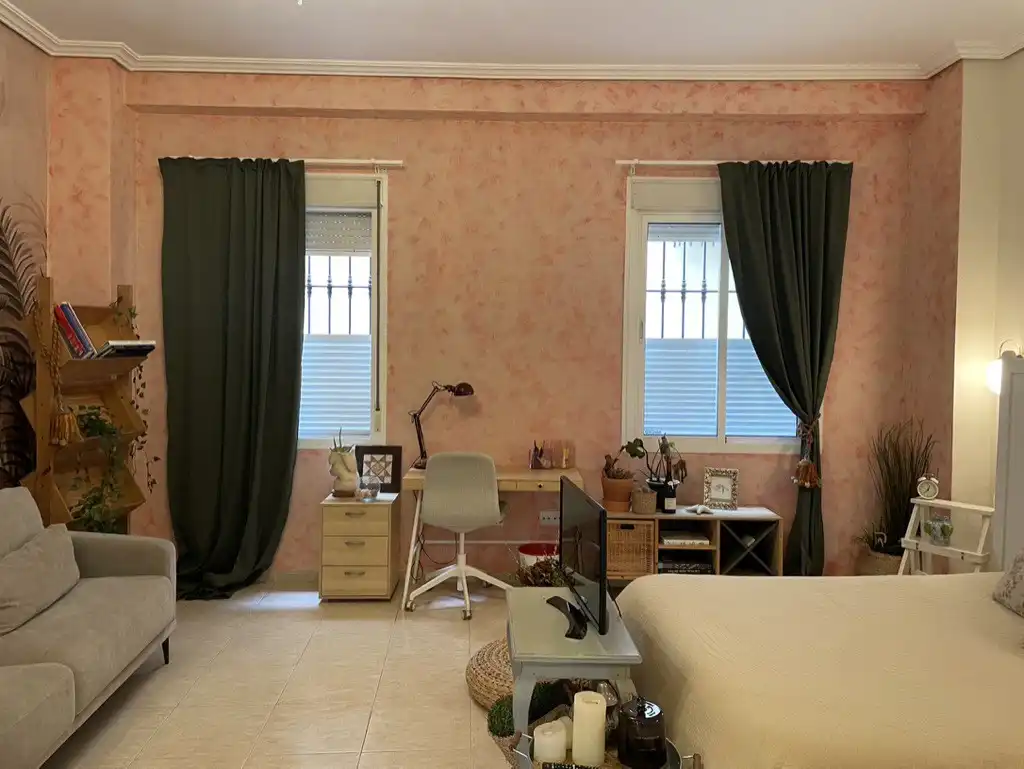 Study for rent in Santa Catalina