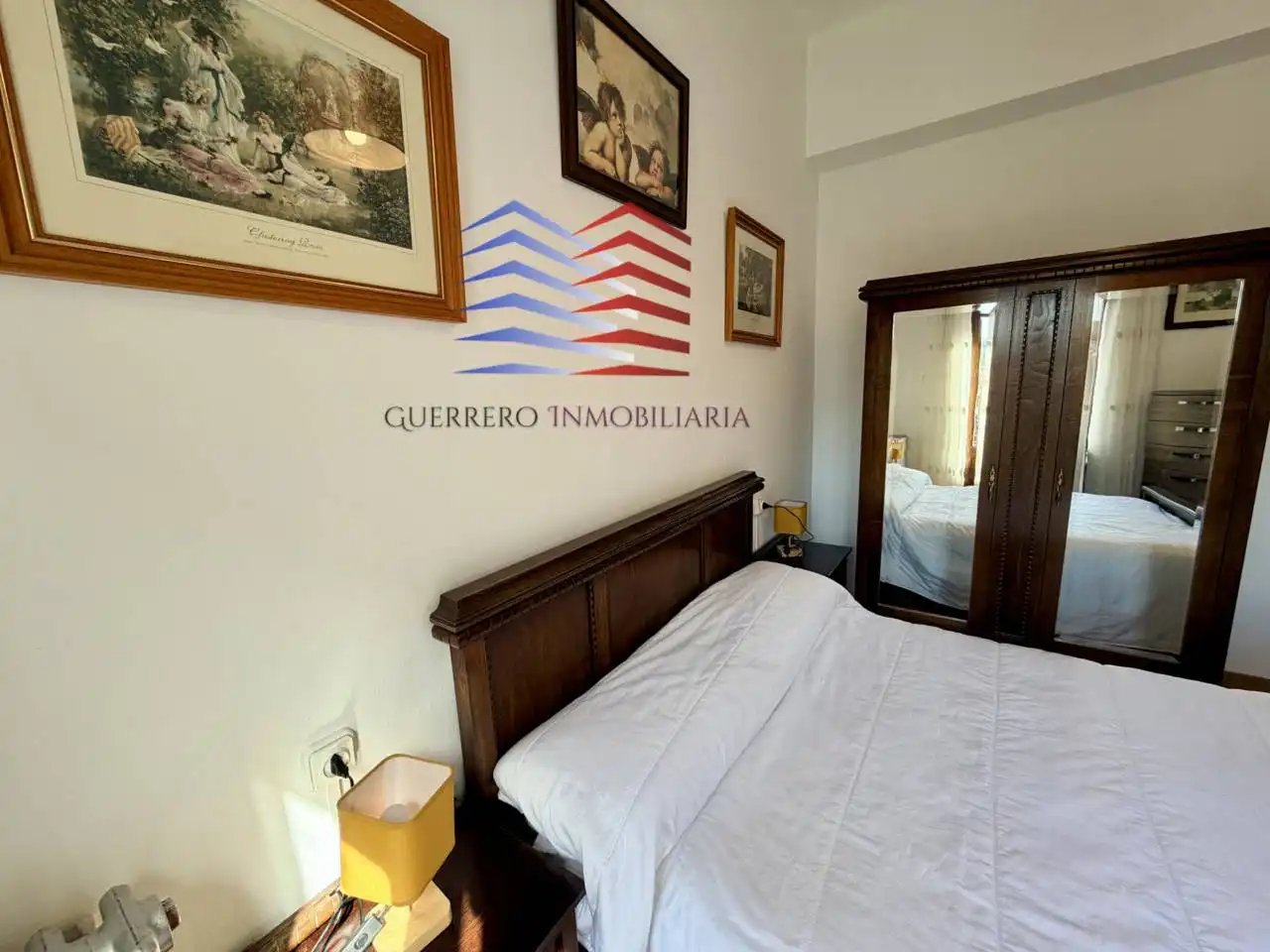 Dormitori de Apartament de lloguer en O Carballiño   amb Calefacció, Parquet i Moblat