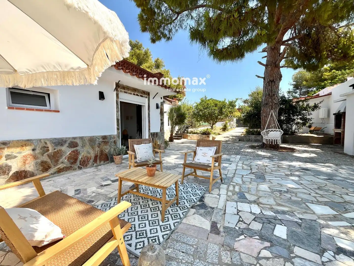 Exterior view of Houses for sale in Vilanova i la Geltrú  with Terrace and Storage room