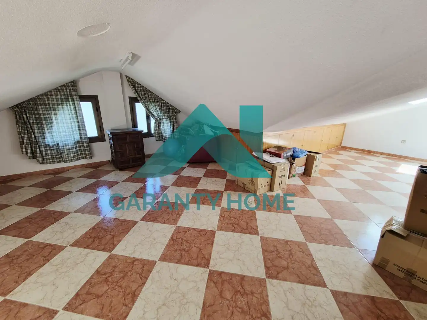 Houses for sale in Cáceres  with Air Conditioner, Heating and Private garden