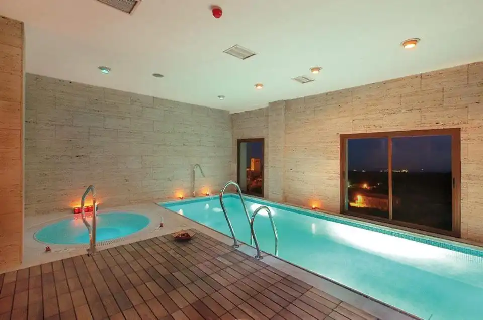 Swimming pool of Buildings for sale in Jarandilla de la Vera