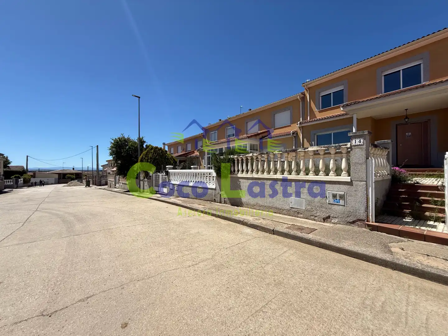Vista exterior de Casa adosada en venda en Aldearrubia amb Calefacció, Jardí privat i Terrassa