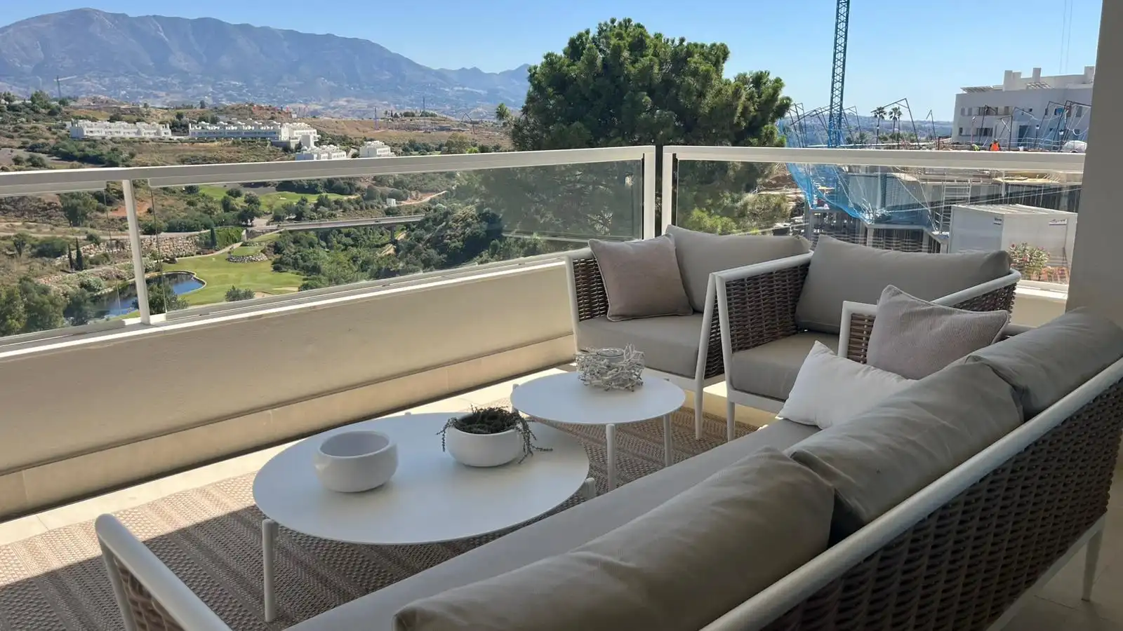 Terrasse von Wohnung zum Verkauf in Mijas mit Klimaanlage, Privatgarten und Terrasse
