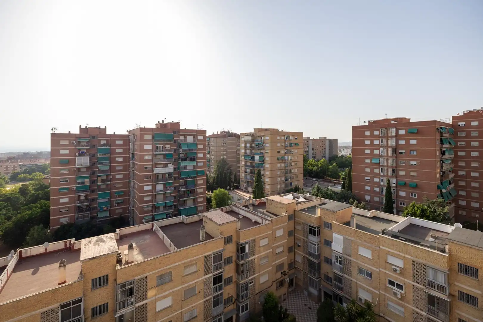 Außenansicht von Wohnungen zum Verkauf in Granada mit Privatgarten