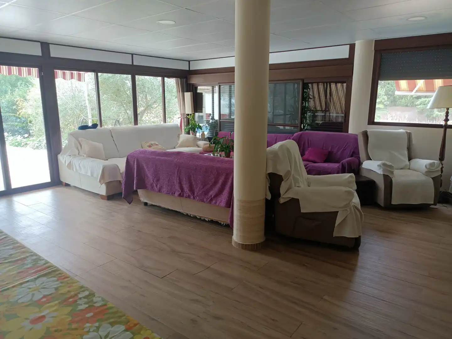 Sala d'estar de Casa o xalet en venda en Poniente-Norte - Miralbaida - Parque Azahara