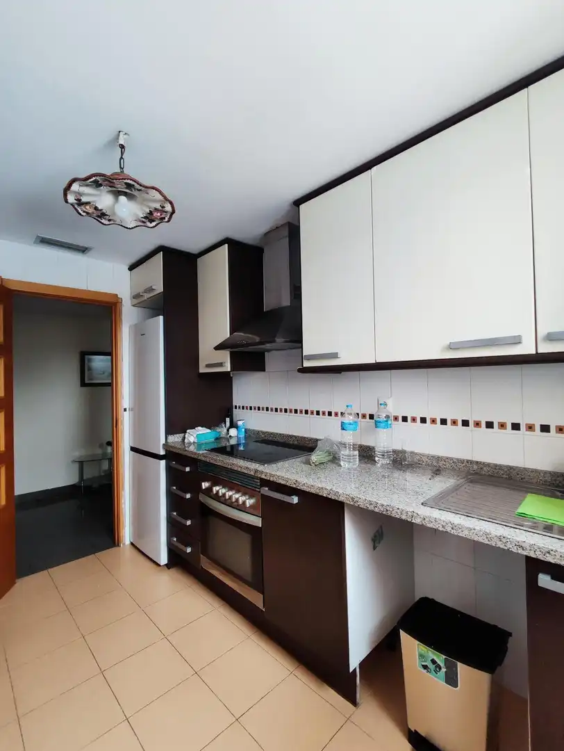 Cocina de Apartamento en venta en Benidorm con Aire acondicionado, Calefacción y Jardín privado
