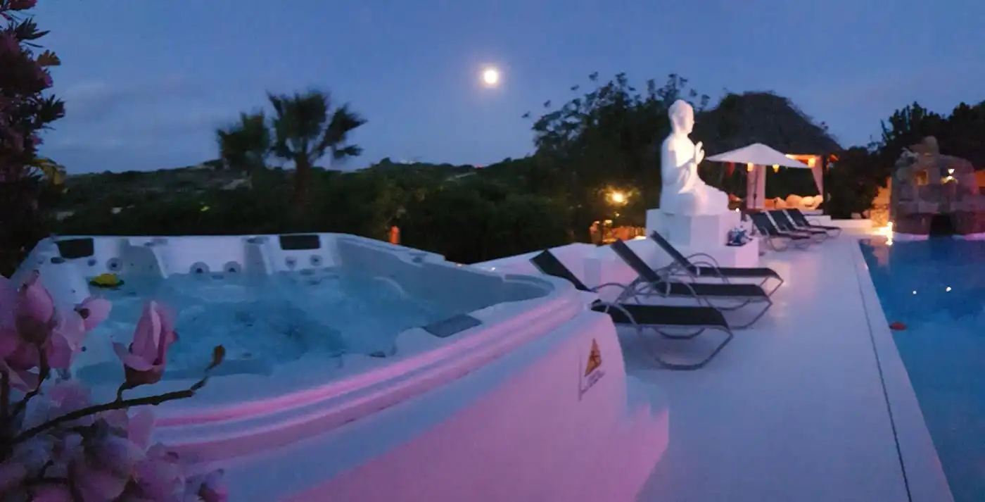 Chalet con piscina en venta en Cap Martinet, imagen 5