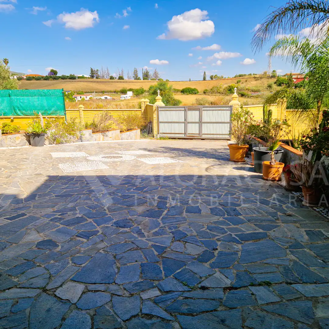 Terrassa de Casa o xalet en venda en Alhaurín de la Torre amb Aire condicionat, Jardí privat i Terrassa