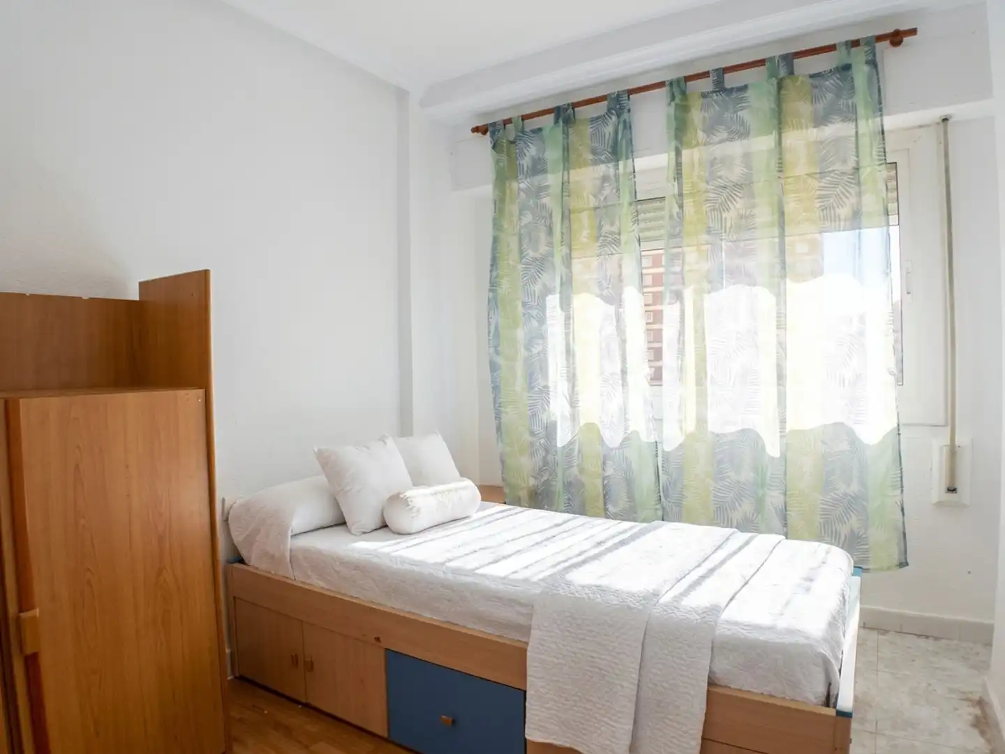 Dormitori de Apartament en venda en Alicante / Alacant amb Terrassa, Traster i Moblat