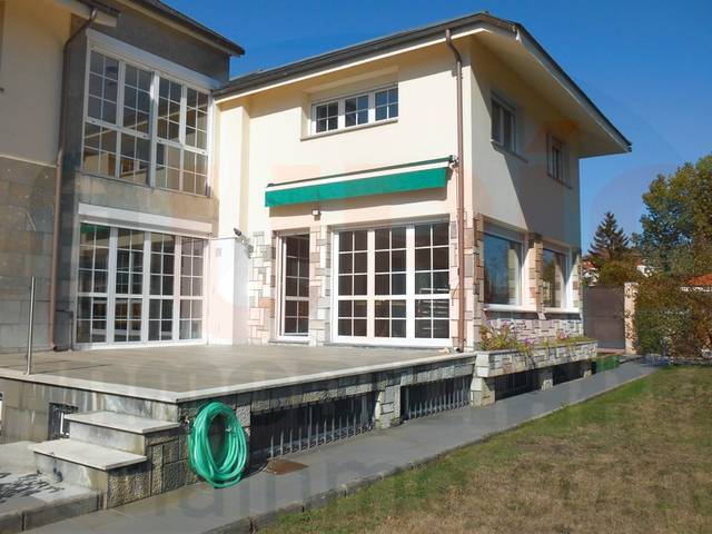 Casa adosada en Alquiler en Calle de Peña Ubiña, 5 en Ciudad Naranco - Prados de La Fuente