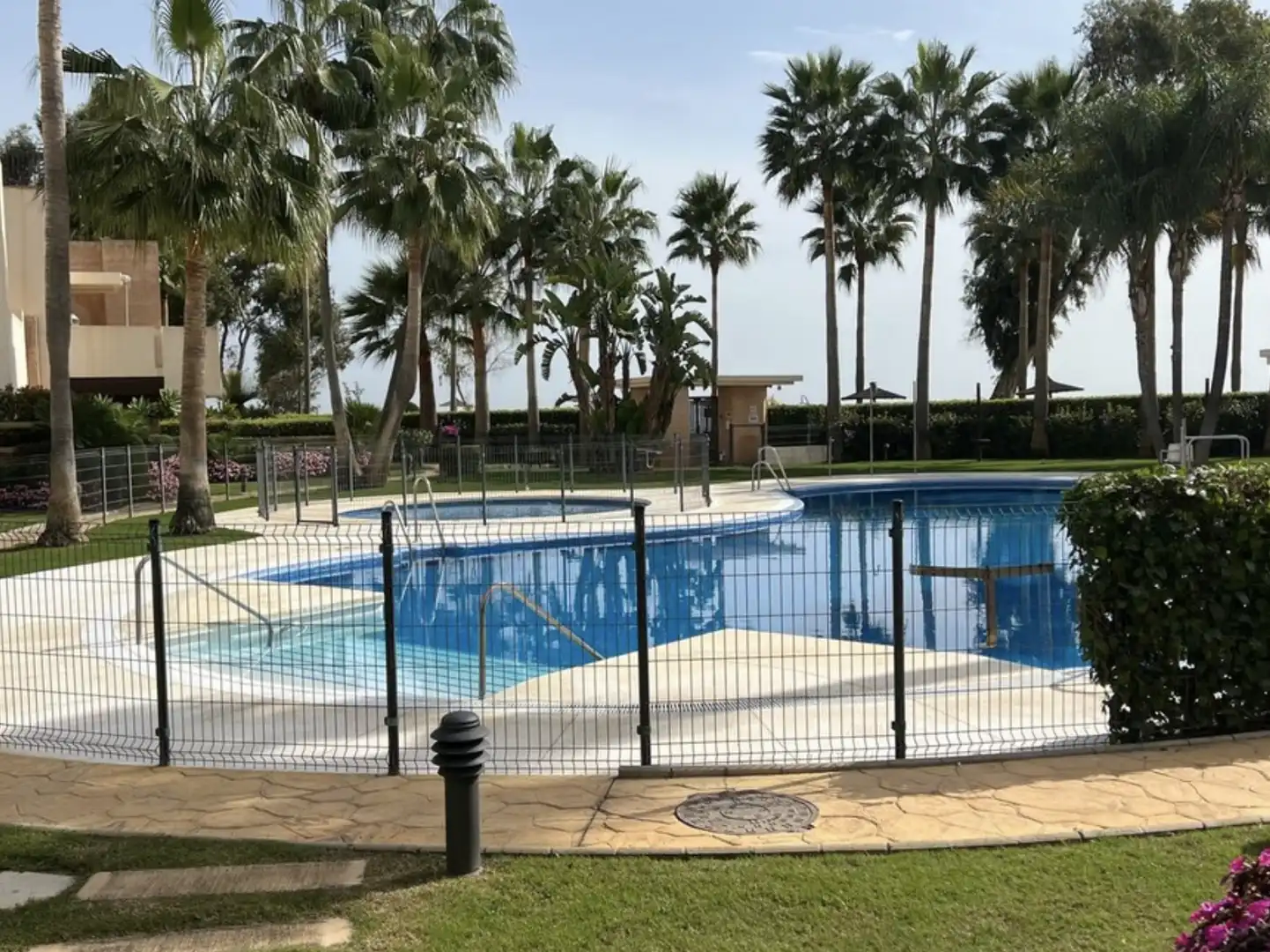 Piscina de Planta baixa en venda en Estepona amb Aire condicionat, Terrassa i Traster