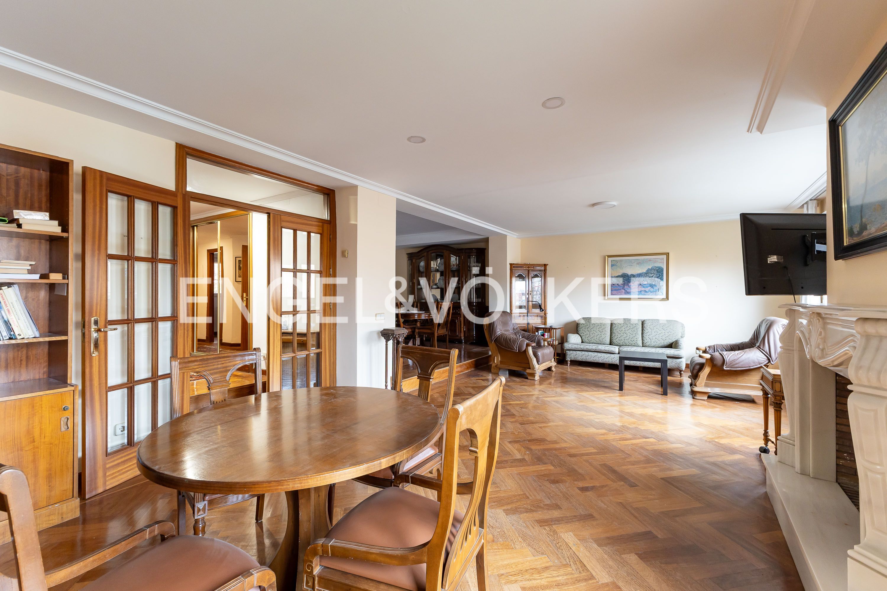 Sala d'estar de Casa o xalet en venda en  Madrid Capital amb Aire condicionat, Calefacció i Jardí privat