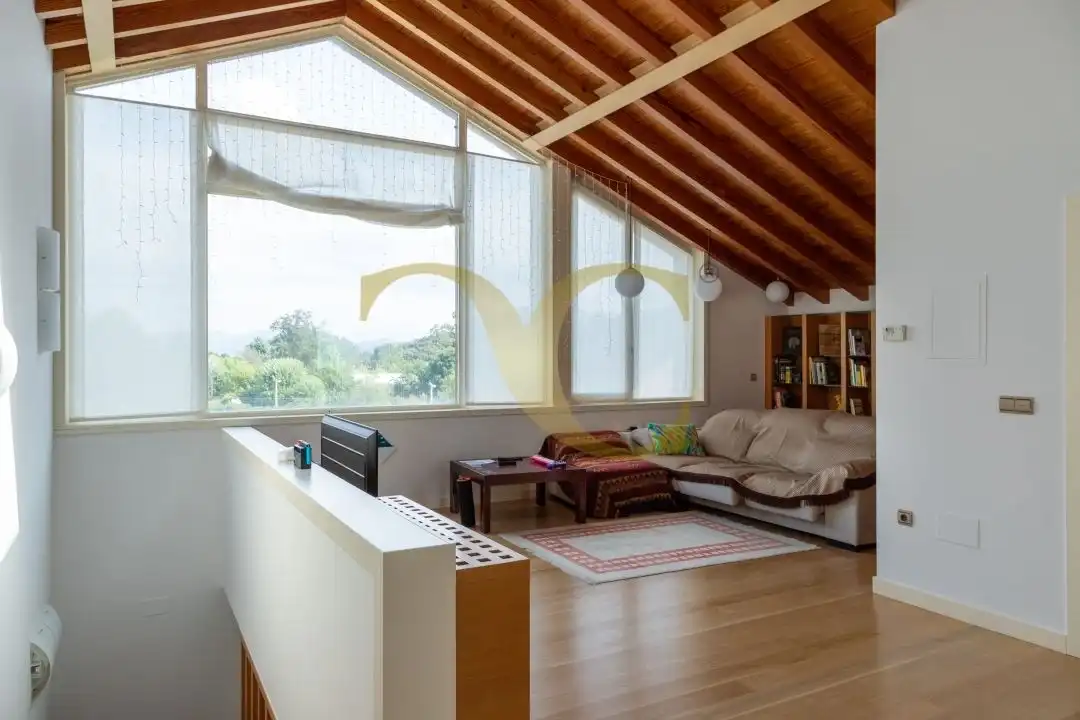 Sala de estar de Casa o chalet en venta en Santa Cruz de Bezana con Aire acondicionado, Calefacción y Jardín privado