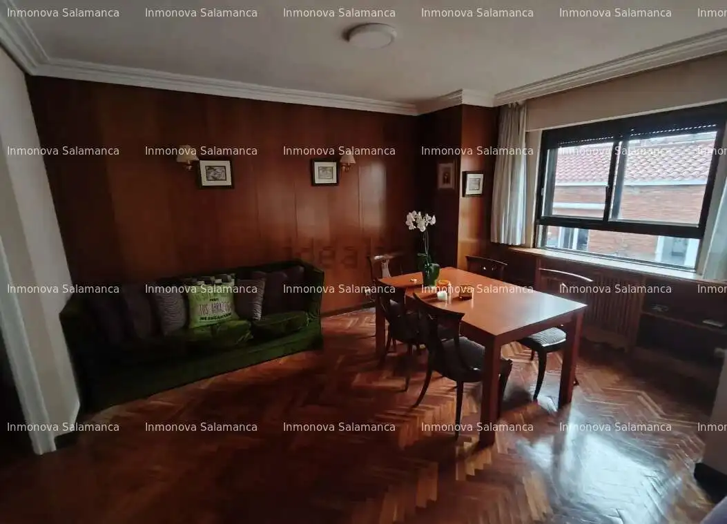 Dining room of Flat for rent in Salamanca  with Heating, Furnished and Oven