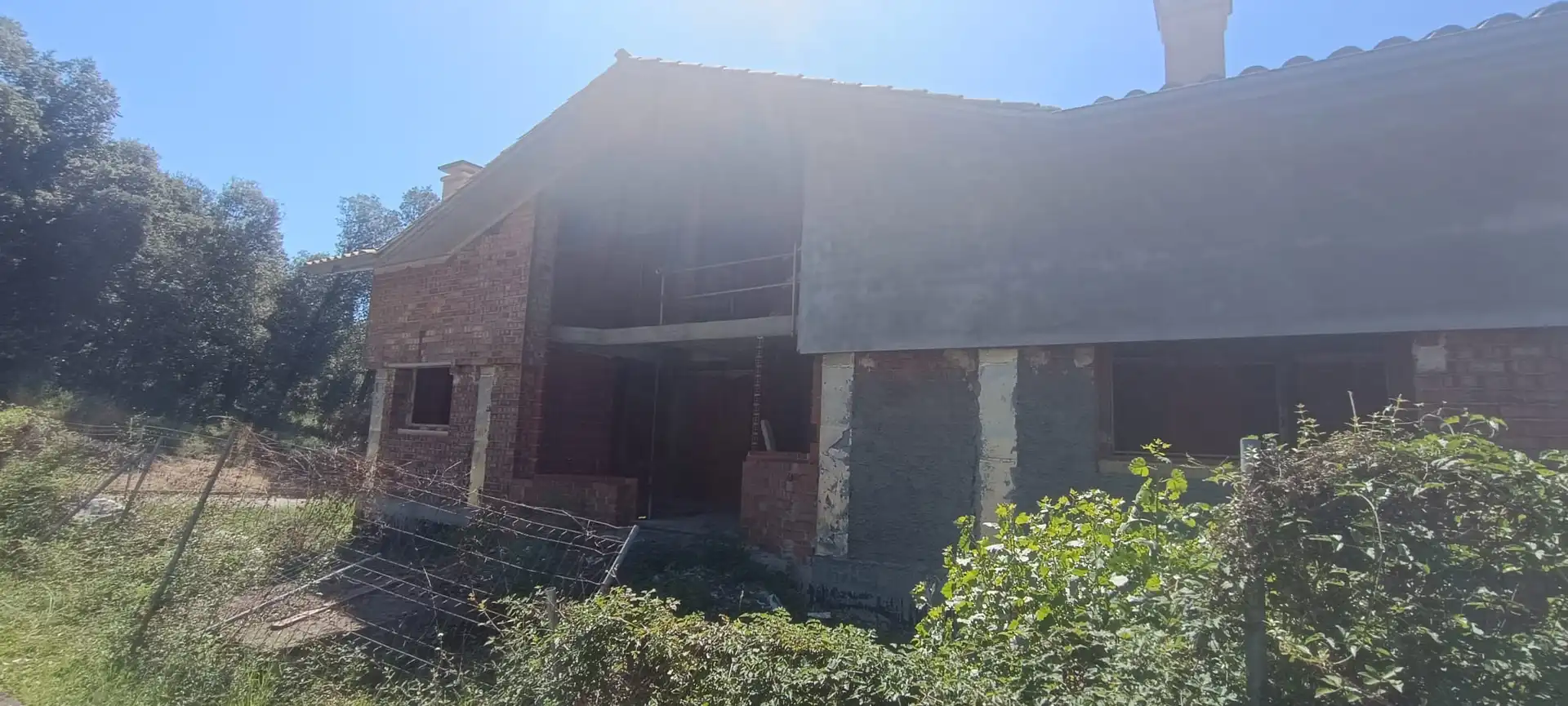 Exterior view of Houses for sale in Montagut i Oix  with Private garden, Terrace and Storage room