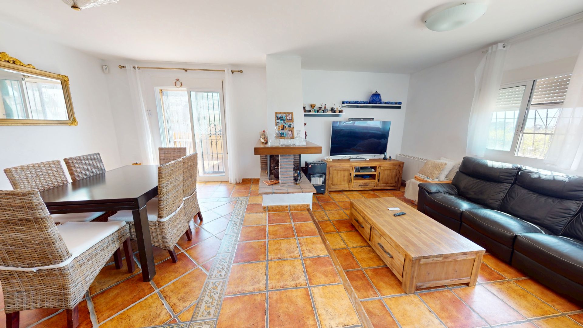 Sala d'estar de Casa o xalet en venda en Mutxamel amb Calefacció, Jardí privat i Terrassa