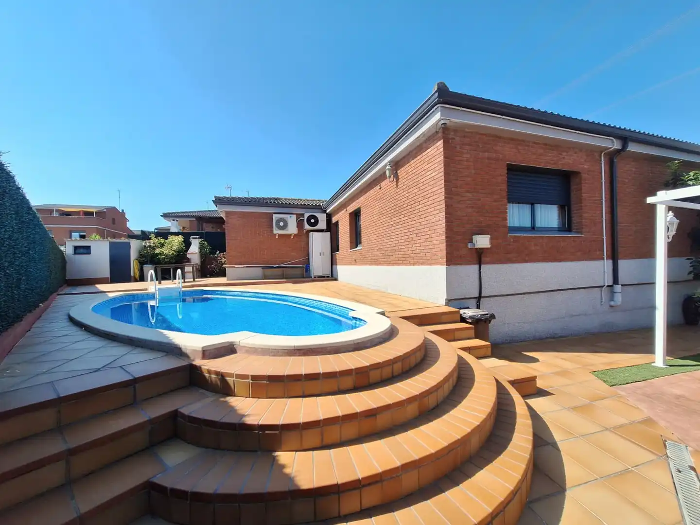 Detached house with pool for sale in Carrer Alboraia