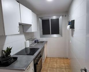 Cuina de Apartament per a compartir en L'Hospitalet de Llobregat amb Aire condicionat, Calefacció i Terrassa