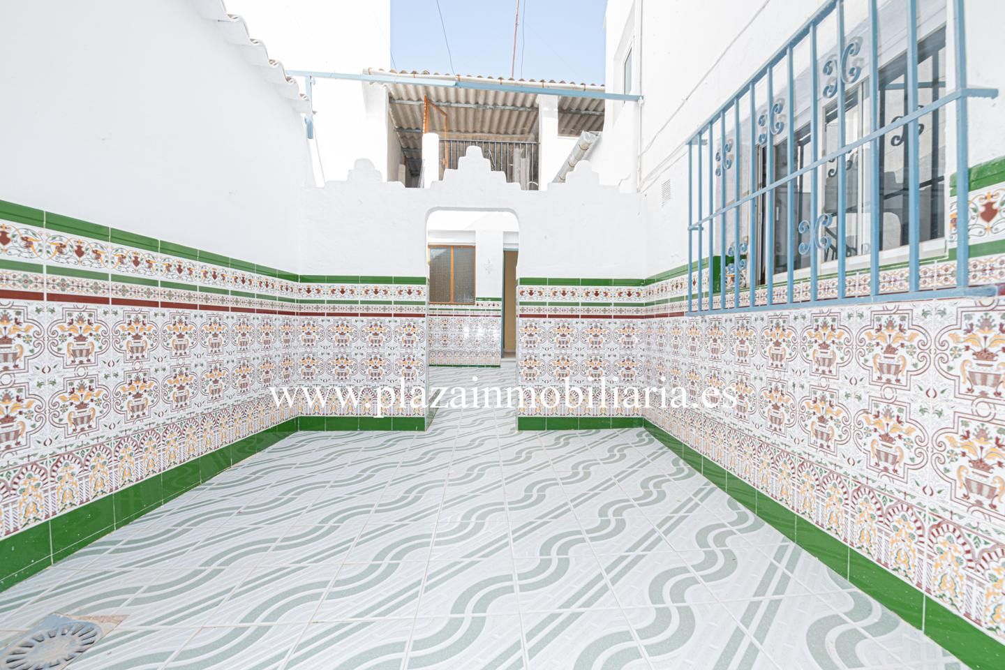 Vista exterior de Casa o chalet en venta en Lucena con Terraza y Balcón